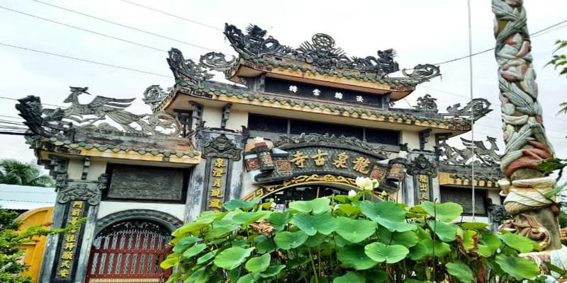 Thăm quan khu di tích chùa Linh Thứu